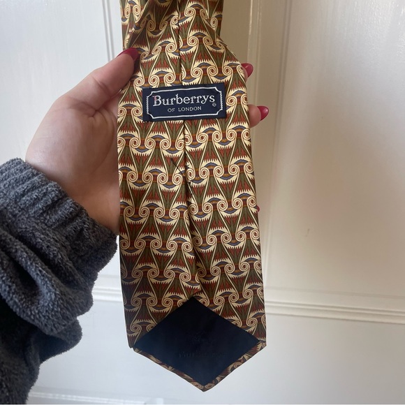 Burberry Check Silk Tie (new classic check) at Amazon Men Burberry Men’s Tie